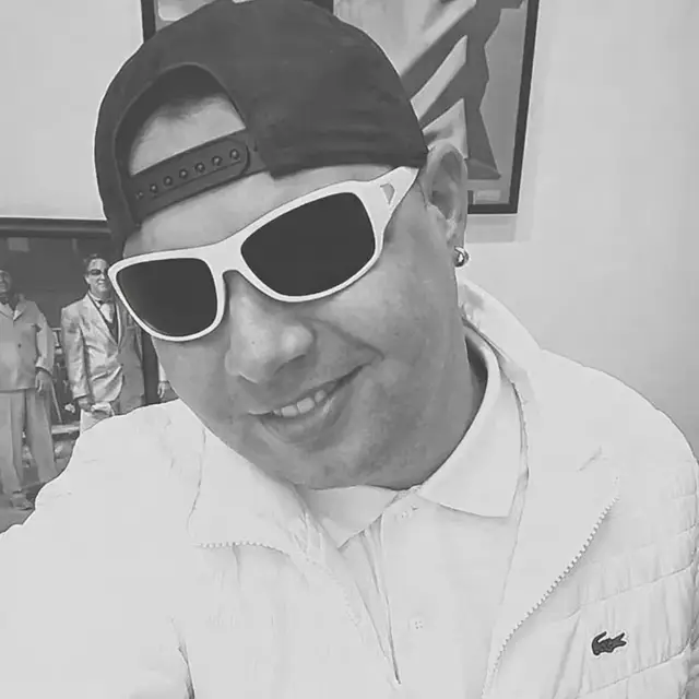 task_01kgjpdczyfq38zd661n3pam7t_1770154041_img_0